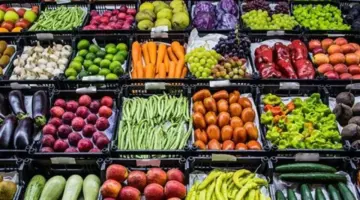 بـ20 جنيهًا.. التموين توفر كميات من الخضروات والسلع الغذائية